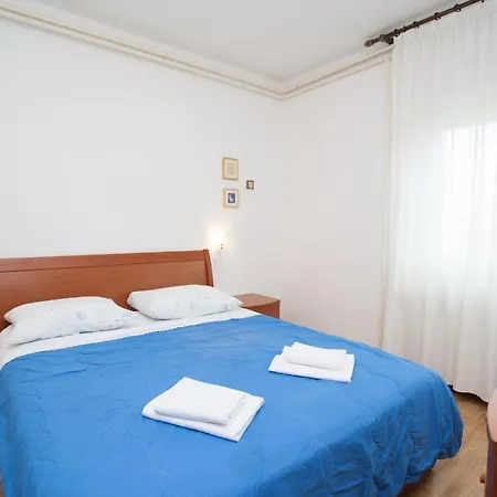 Апартаменты With Parking Space Baska, Krk - 19434 Башка